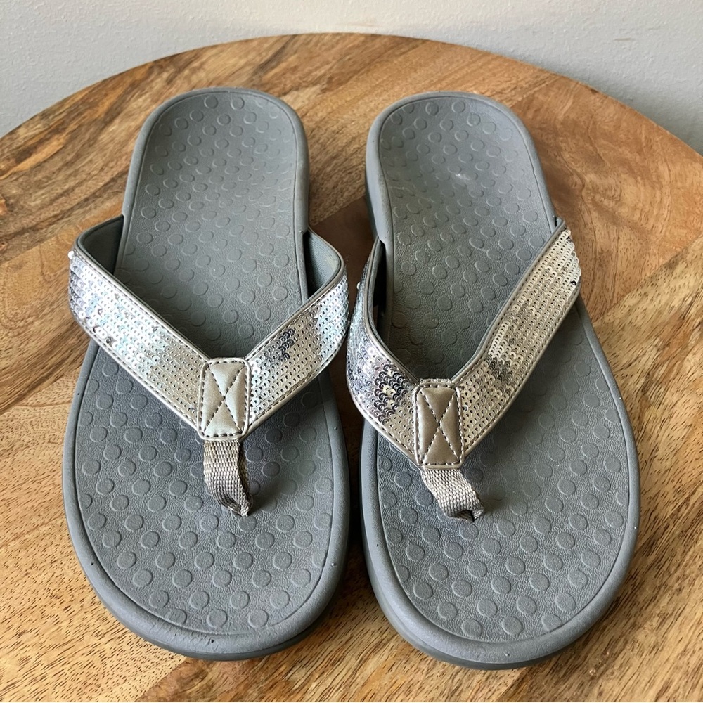 Vionic | Tide 2.0 Pewter Metallic Sequin Toe Post Flip Flop Sandal - Picture 2 of 7